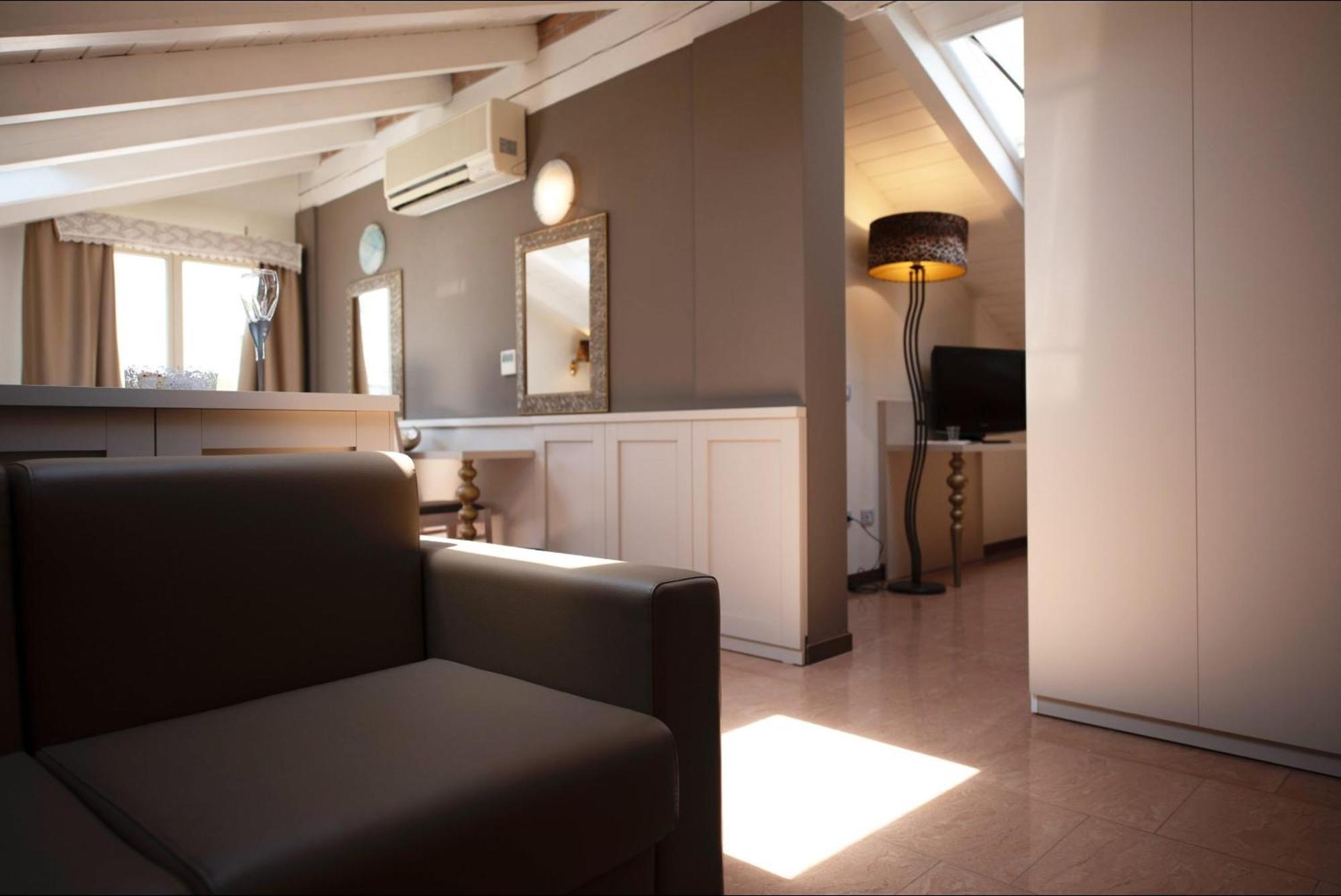 Lady Mary Hotel