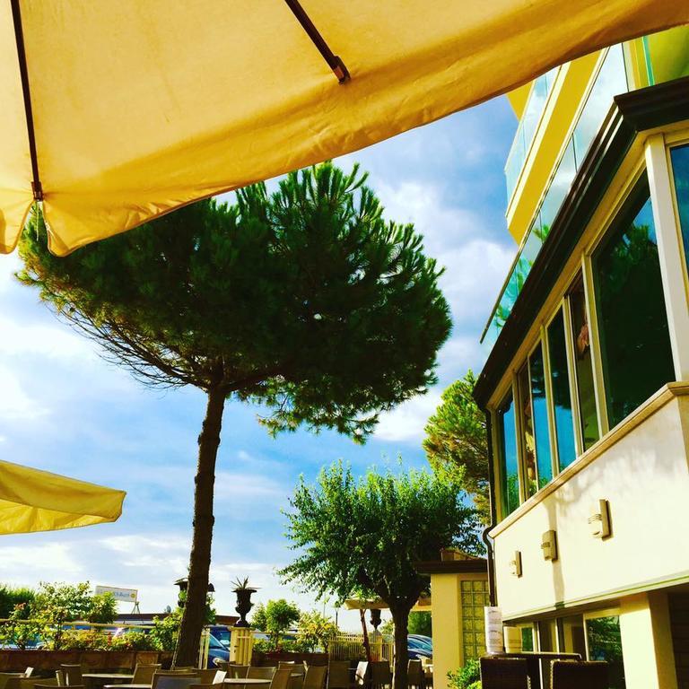 Hotel Lady Mary 3*