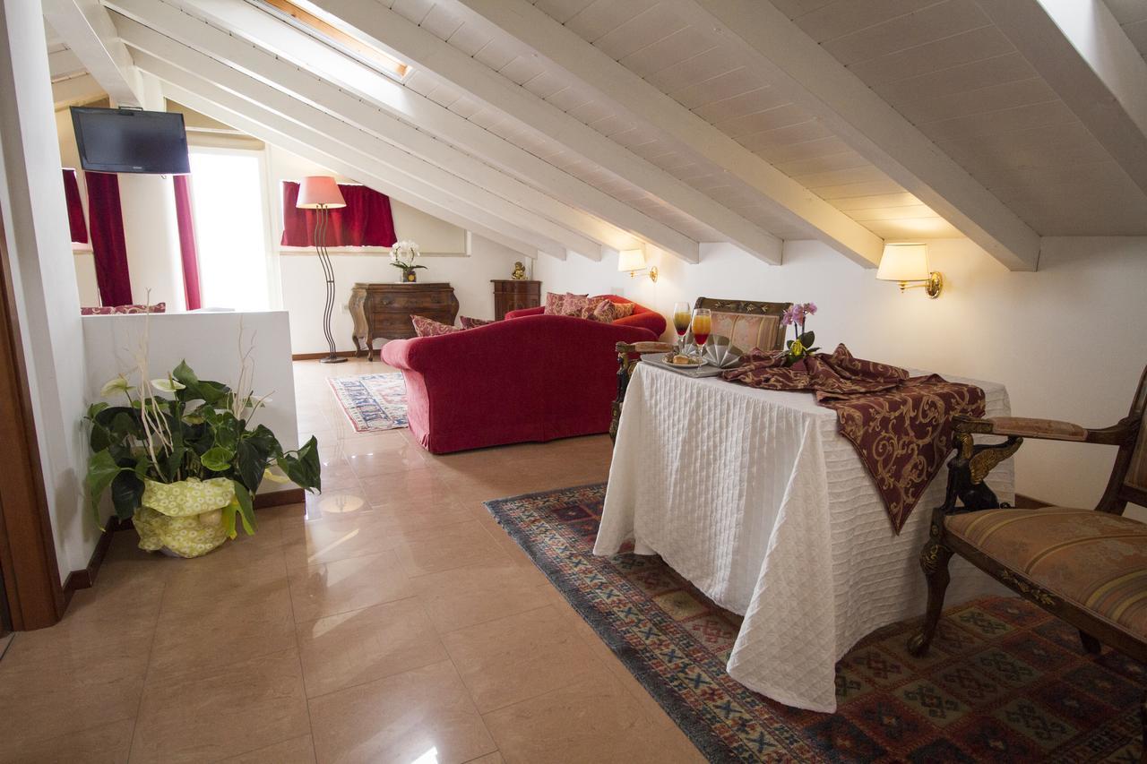 Lady Mary Hotel 3*