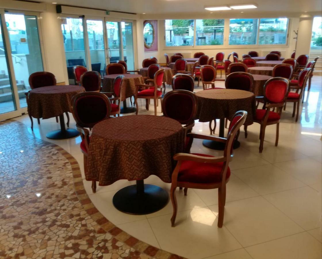 Hotel Lady Mary Milano Marittima